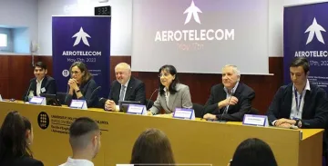 La fira Aerotelecom, connexió entre estudiants i empreses des de Castelldefels