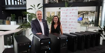 Donació d’ordinadors del Consorci de la Zona Franca de Barcelona a la Fundació Marianao